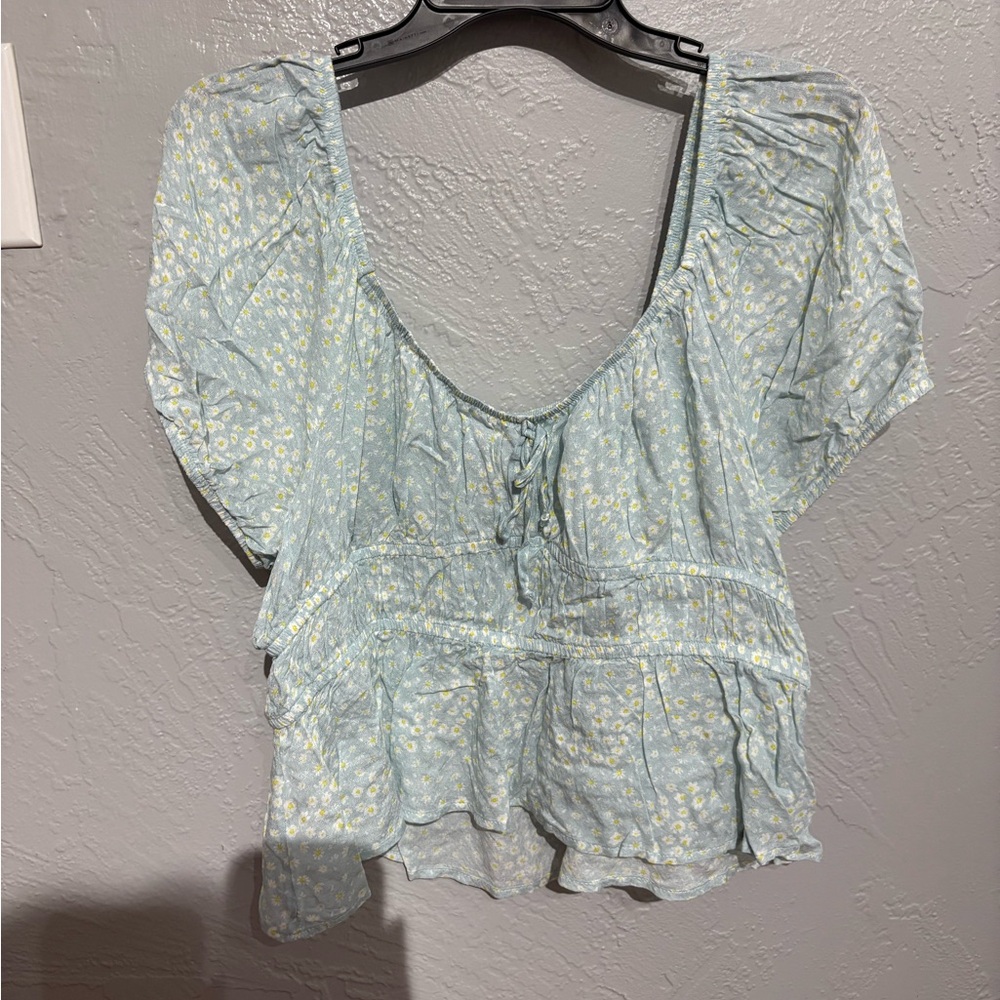 No Boundaries Light Blue Floral Puff Sleeve Blouse